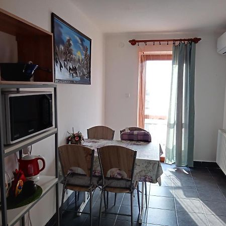Borostyan Vendeghaz Apartment Balatonkeresztur Exterior photo
