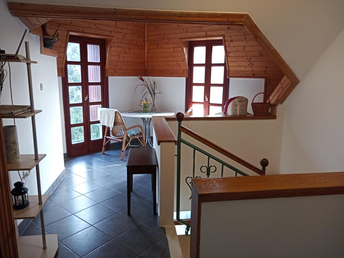 Borostyan Vendeghaz Apartment Balatonkeresztur Exterior photo
