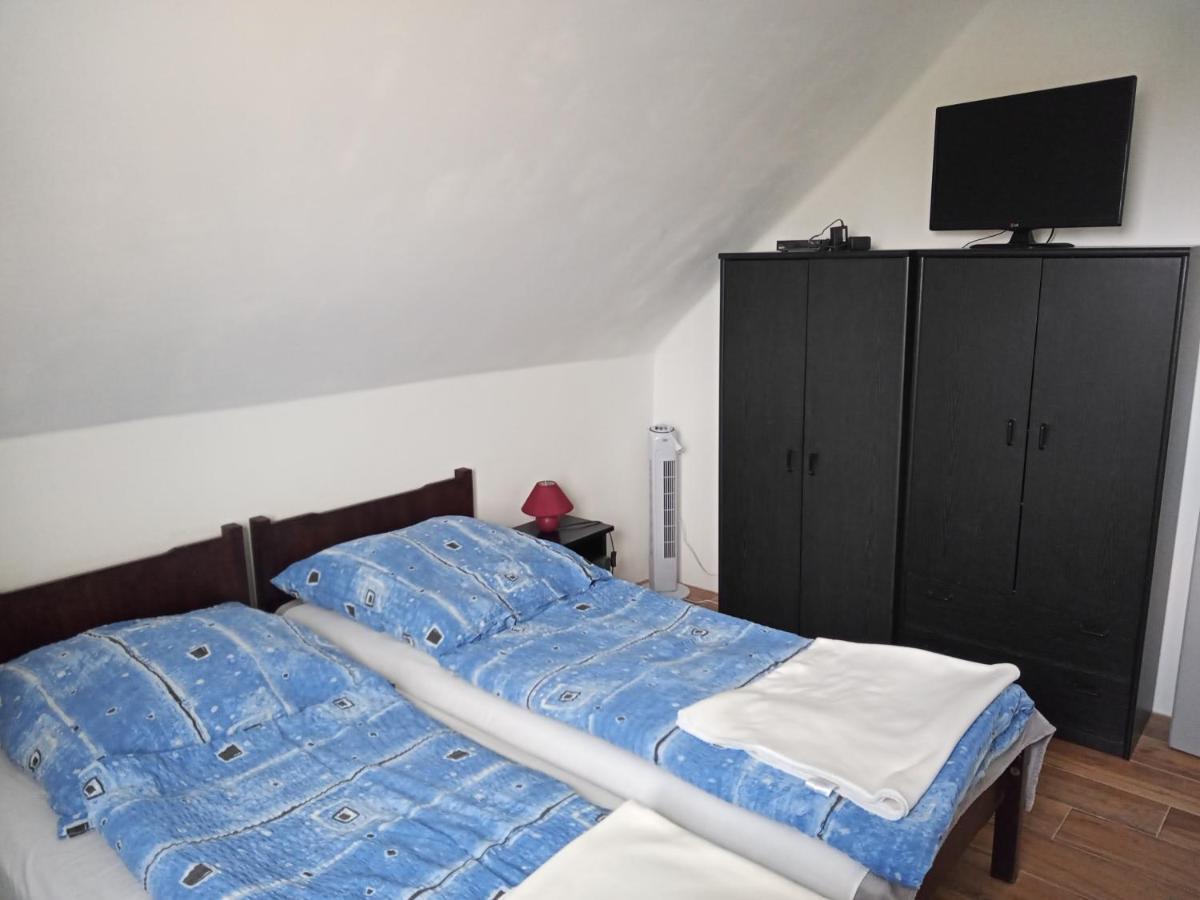 Borostyan Vendeghaz Apartment Balatonkeresztur Exterior photo