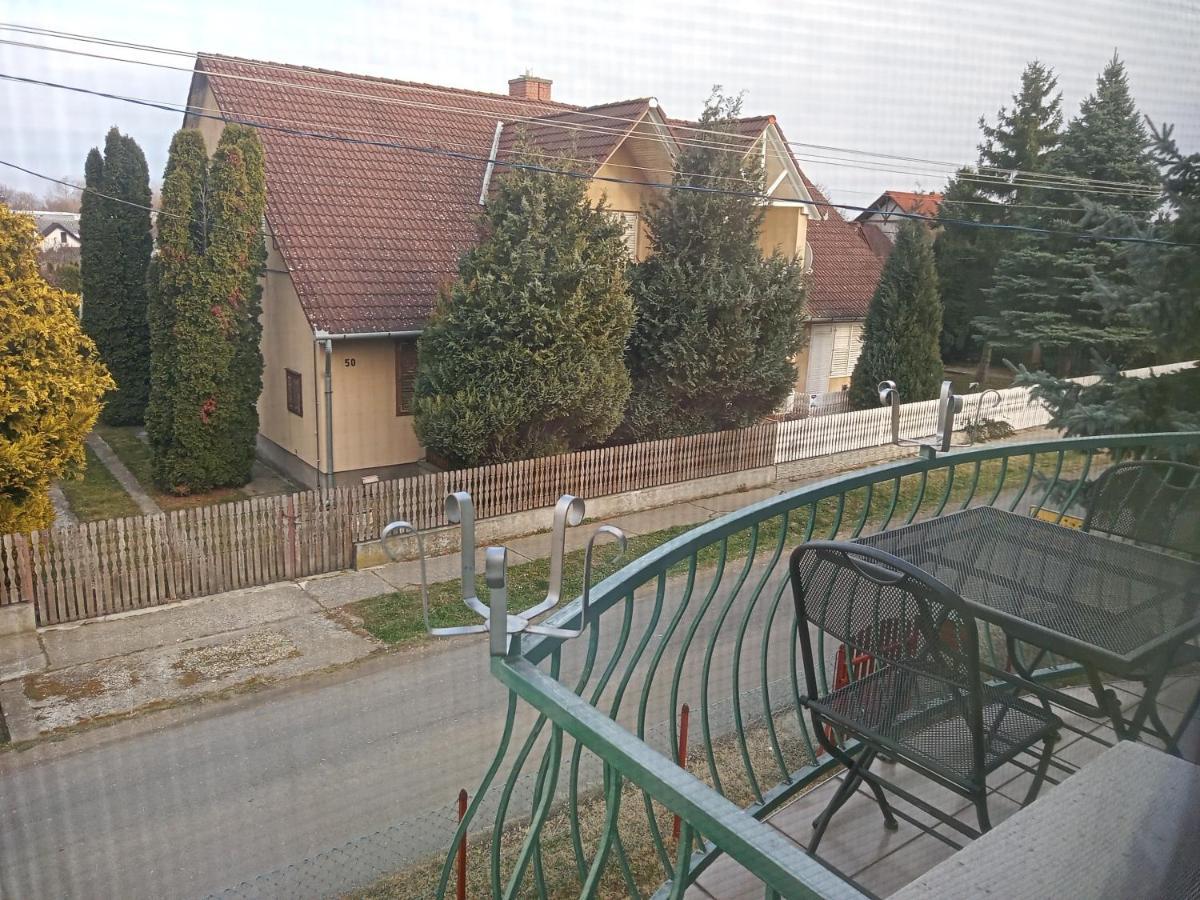 Borostyan Vendeghaz Apartment Balatonkeresztur Exterior photo